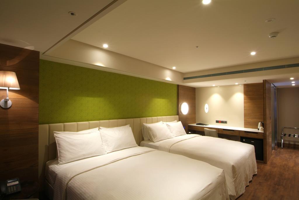 The Cloud Hotel Taichung Exterior photo