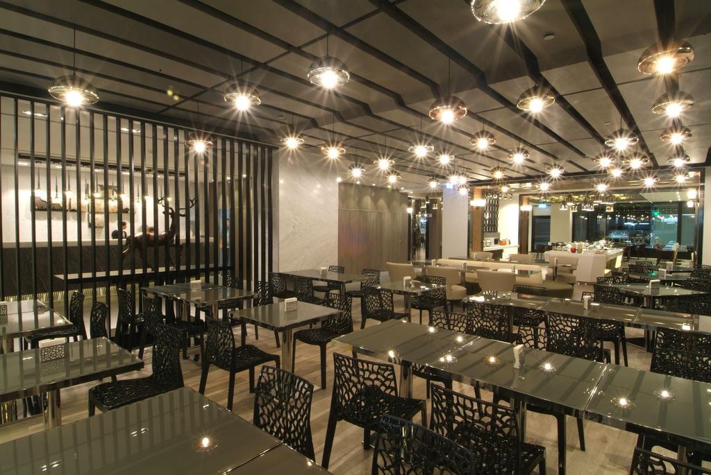 The Cloud Hotel Taichung Exterior photo