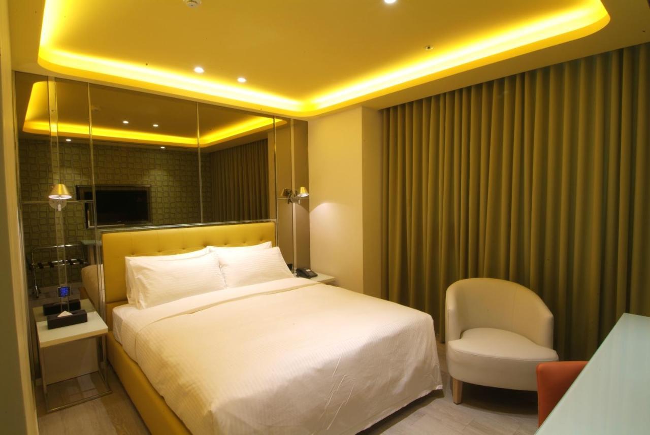 The Cloud Hotel Taichung Exterior photo