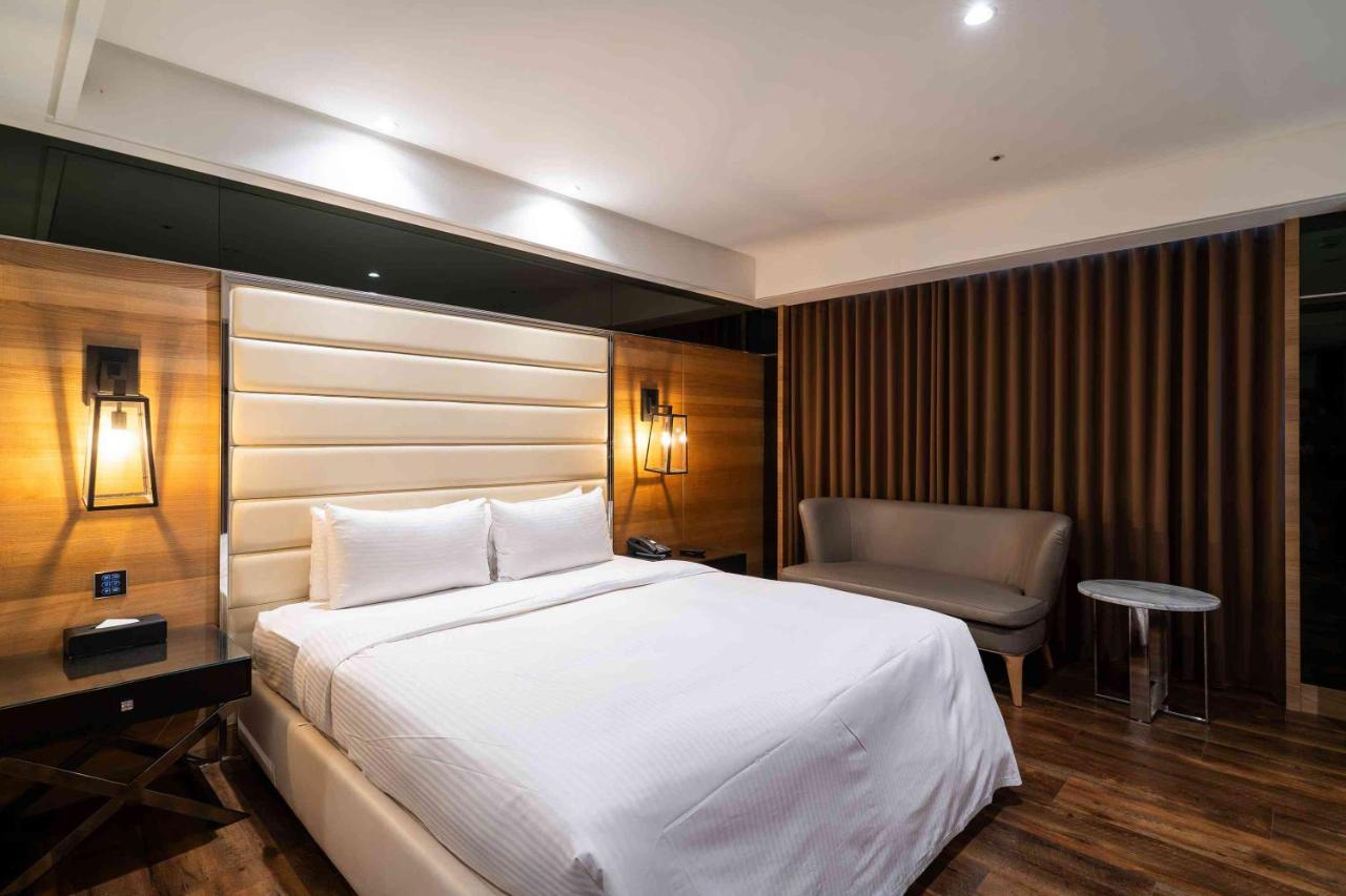 The Cloud Hotel Taichung Exterior photo