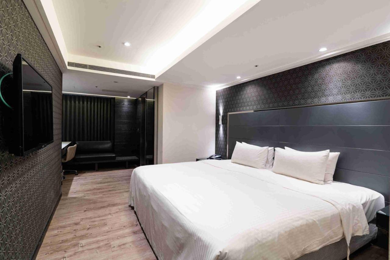 The Cloud Hotel Taichung Exterior photo
