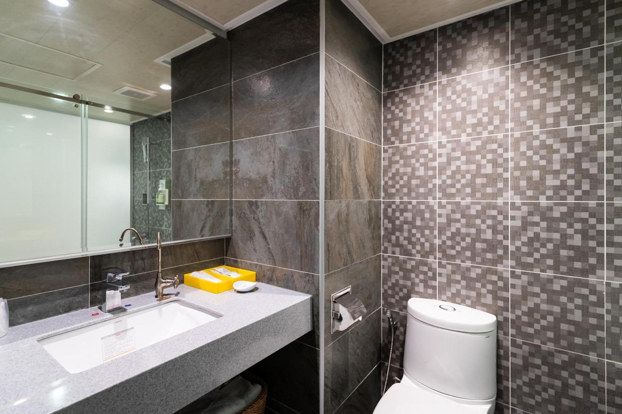 The Cloud Hotel Taichung Exterior photo