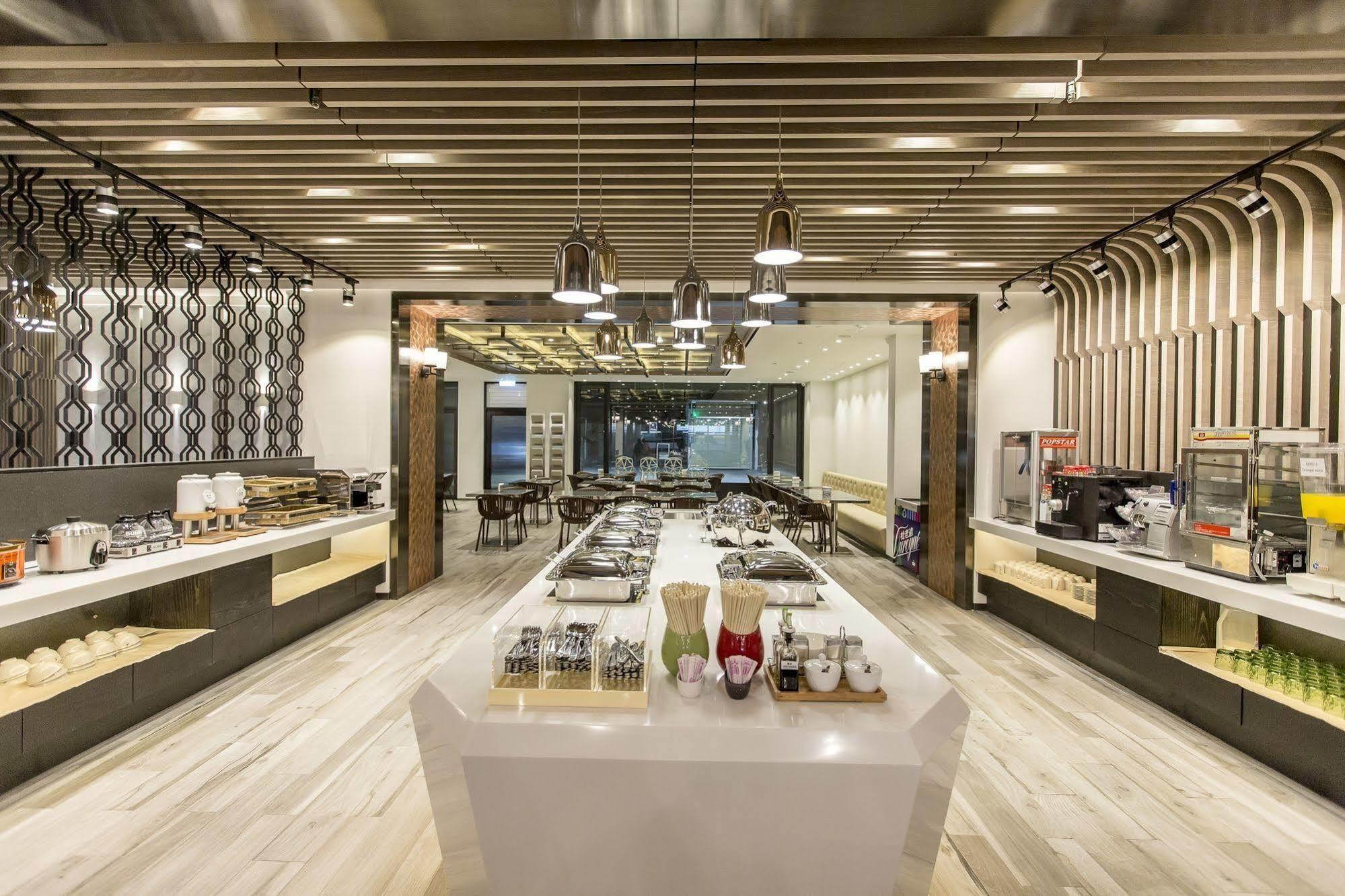 The Cloud Hotel Taichung Exterior photo